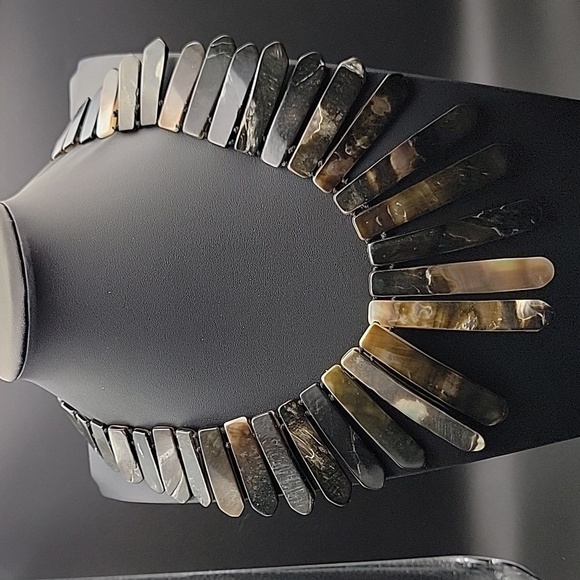 Elegant Rare Mother of Pearl Necklace 14" Double Sided Shell Choker Statement - Picture 10 of 10